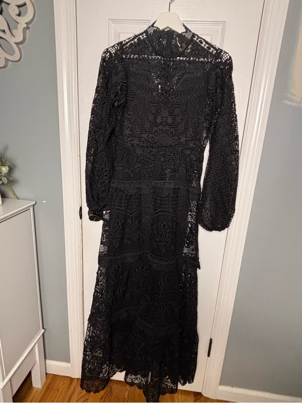 FARM Rio Tiered Guipure Lace Maxi Dress In Black π€ - Picture 3 of 9